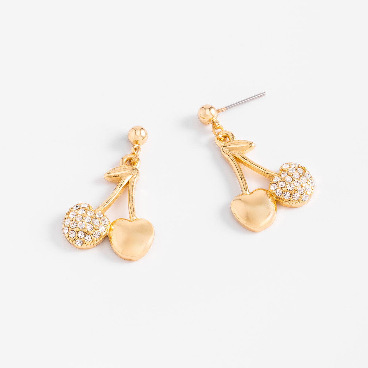 Aretes en baño de oro diseño de cereza con toque brillante