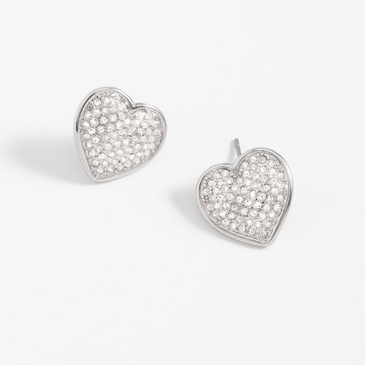 Aretes en baño de rodio forma de corazón y toque brillante