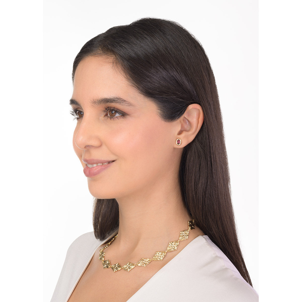 Aretes en baño de oro con piedra ovalada tono rosa